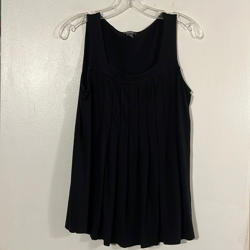 Kenneth Cole reaction black sleeveless pleated top
